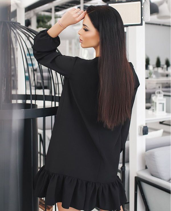 Стильное черное платье с воланом "Чесси" 20 цветов, размеры 40-60