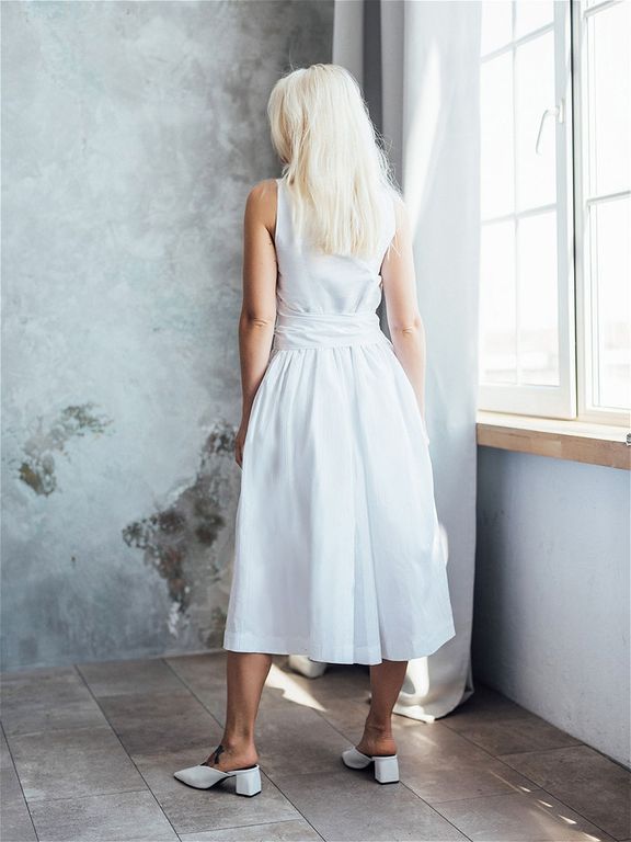 Красиве біле плаття міді з розкльошеною спідницею "Динара" 20 кольорів, розміри 40-60