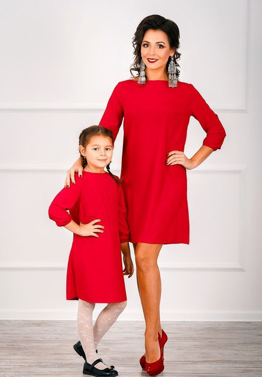 Одинаковые красные платья с рюшами для мамы и дочки 25 цветов, разм. 24-60