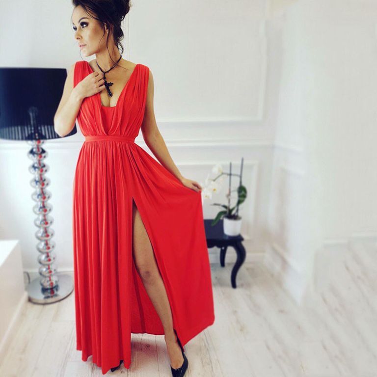Яркое красное длинное платье с разрезом "Алесса" 20 цветов, размеры 40-60