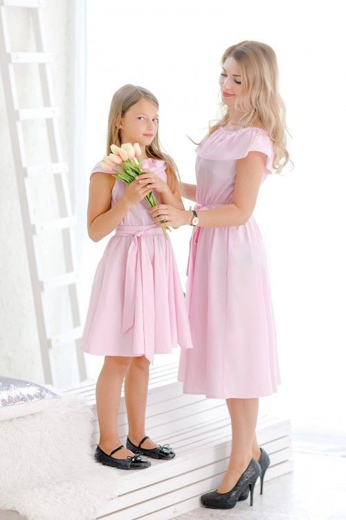 Розовые короткие платья family look для мамы и дочки, 25 цветов, размеры 24-60