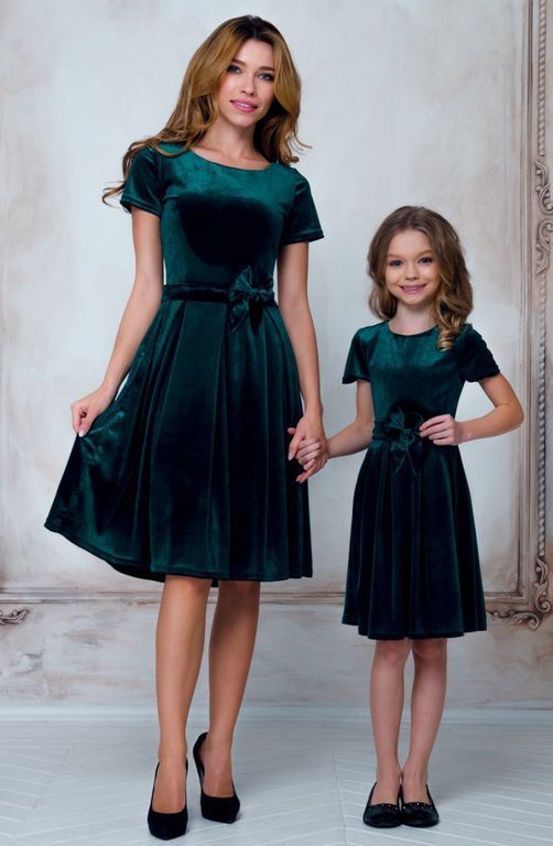 Зеленое бархатное платье с пояском для мамы и дочки 10 цветов, разм. 24-60