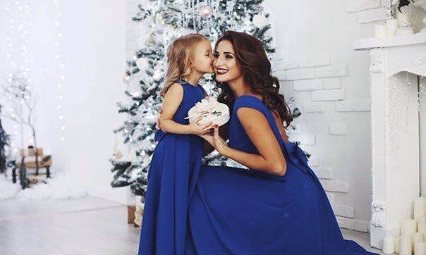 Длинные синие платья для мамы и дочки в стиле family look "Сладкая парочка"