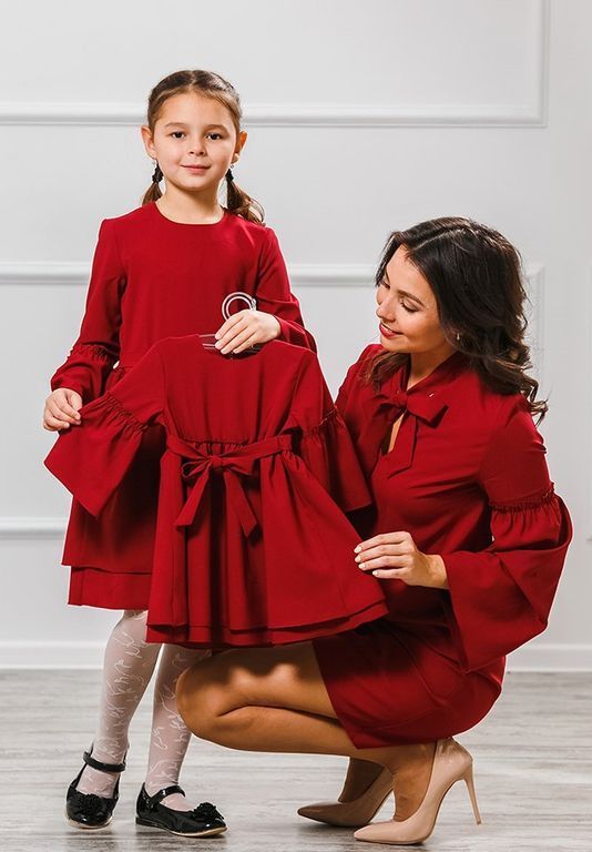 Красные короткие платья с бантом family look для мамы и дочки, 25 цветов, размеры 24-60