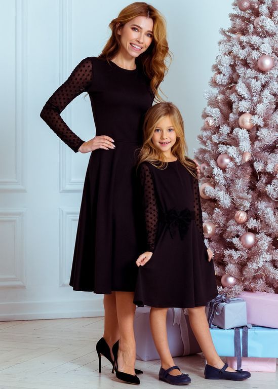 Черные одинаковые платья с сеткой в горох для мамы и дочки 25 цветов, разм. 24-60