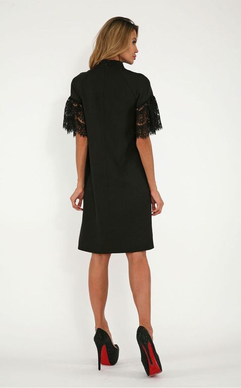 Черное короткое платье с широким кружевным рукавом "Меган" 6 цветов, размеры 40-60