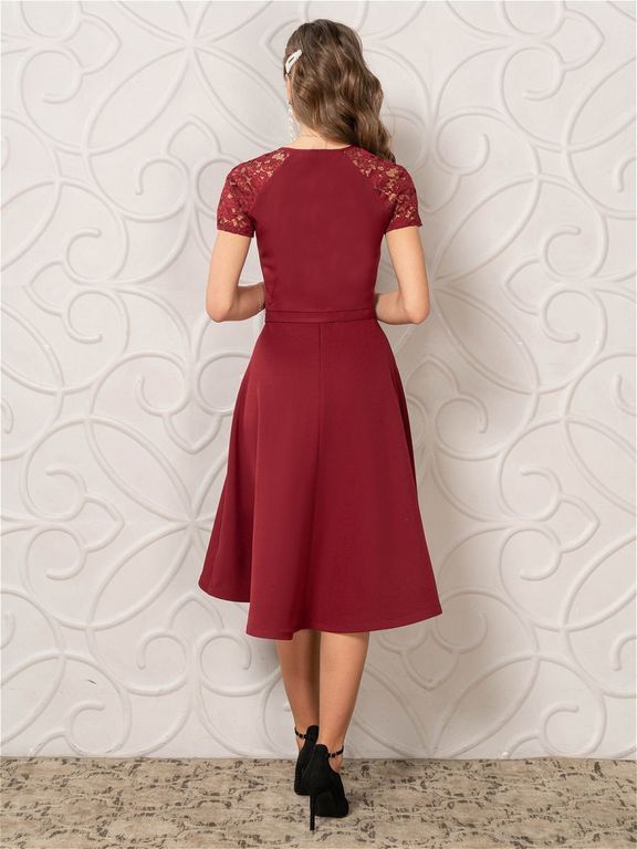 Бордовое короткое платье с кружевом и удлиненной юбкой сзади "Джоанна" 6 цветов, размеры 40-60