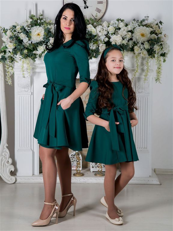 Зелені короткі сукні з кишенями family look для мами і доньки, 25 кольорів, розміри 24-60